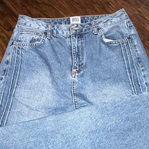 Urban Outfiter’s Mom Jeans, size w 28, L 32